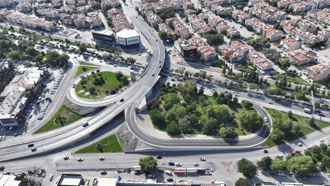 Konya'da Uluyayla ve Altıyol üst geçitleri kaymak gibi oldu 1